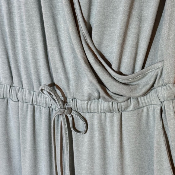 Elegant Teal Jumpsuit for Women - Picture 9 of 14